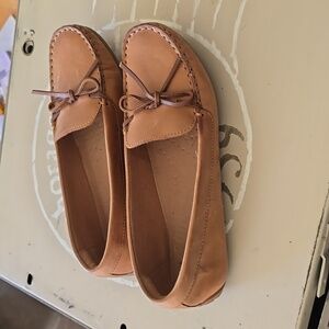 Clark's tan leather driving moccasins new